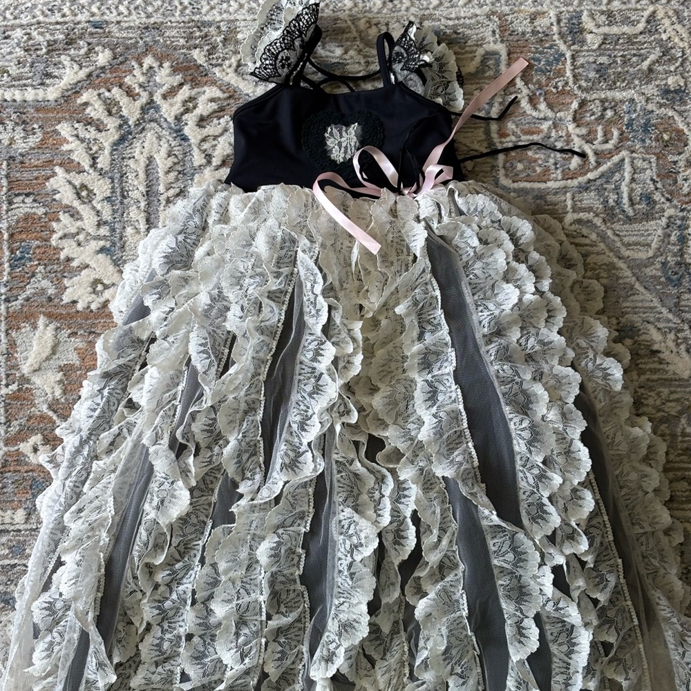 Dollcake Black and Cream Dress can’t find the style name new with tags.